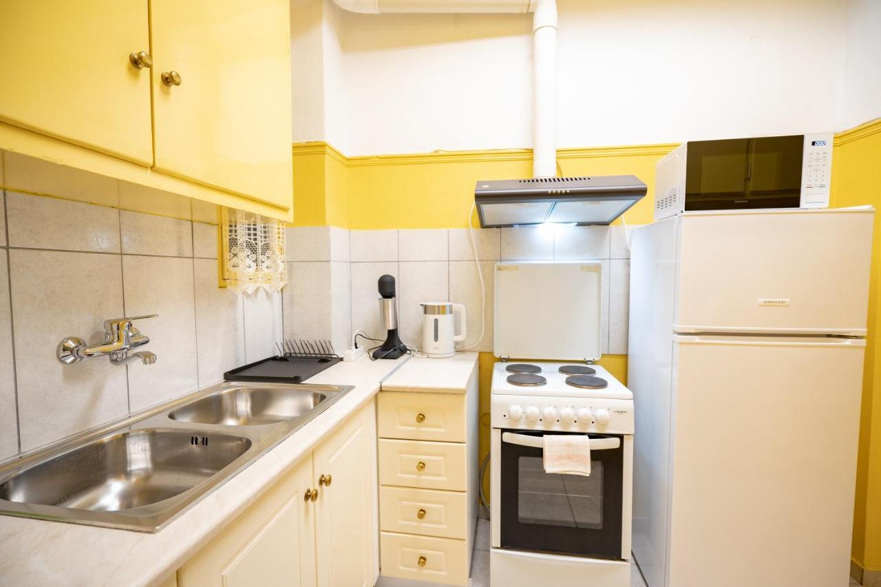Ampelokipi Metro St. 2 Bedrooms 6 Pers. Apartment Athena Bagian luar foto